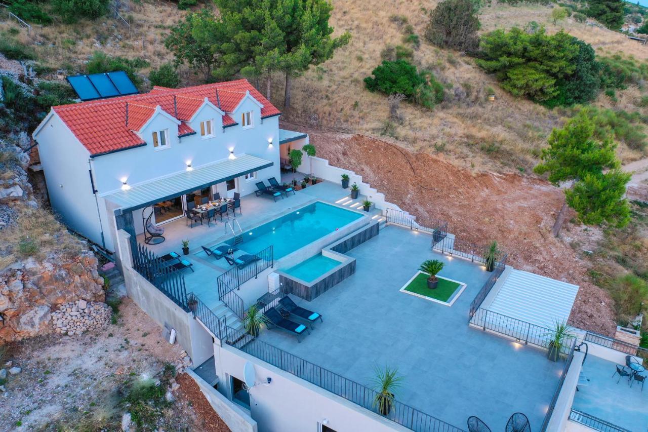 Villa Kruna With Breathtaking View มูร์วิซา ภายนอก รูปภาพ